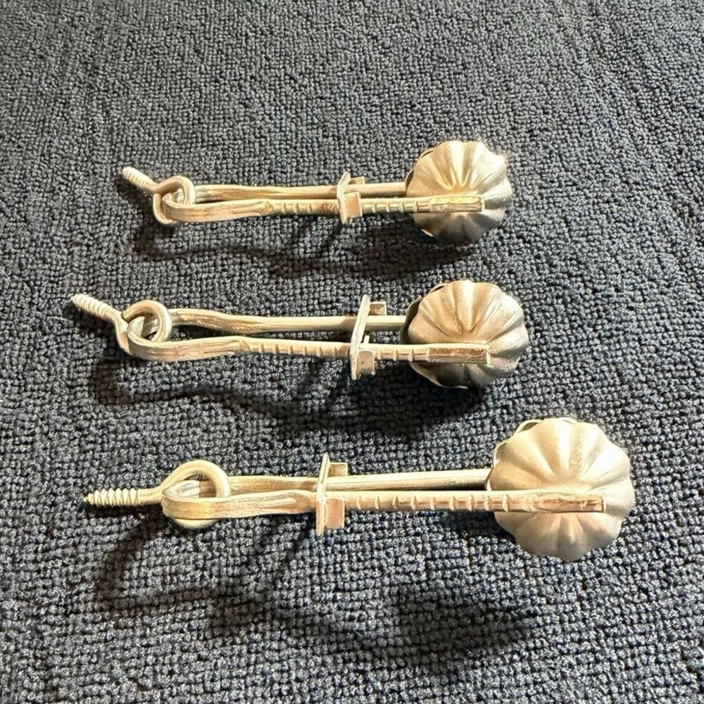 Vtg. Victorian Clam Shell Skirt Lift Clamps, Towel Clamps. Lot of 3 identical
